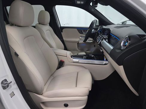 New 2026 Mercedes-Benz GLB 250 4MATIC image 26