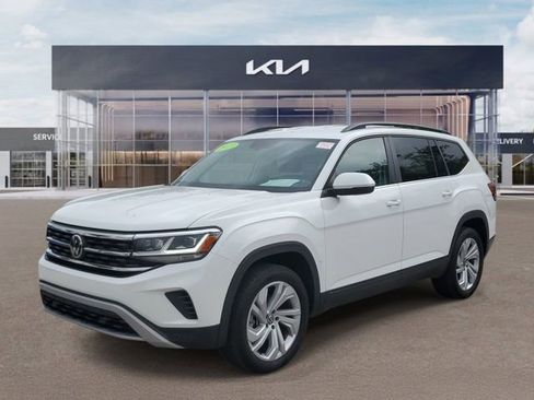 Used 2023 Volkswagen Atlas SE image 3