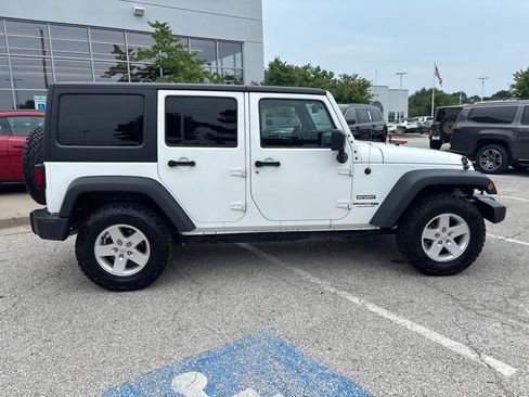Used 2018 Jeep Wrangler Unlimited Sport S AWD/4WD image 31
