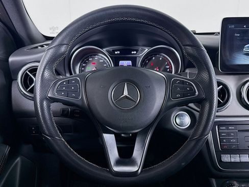 Used 2018 Mercedes-Benz GLA 250 4MATIC image 17