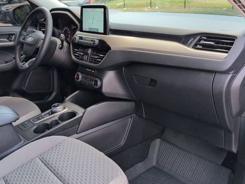 Used 2022 Ford Escape SE w/ Cold Weather Package FWD image 28