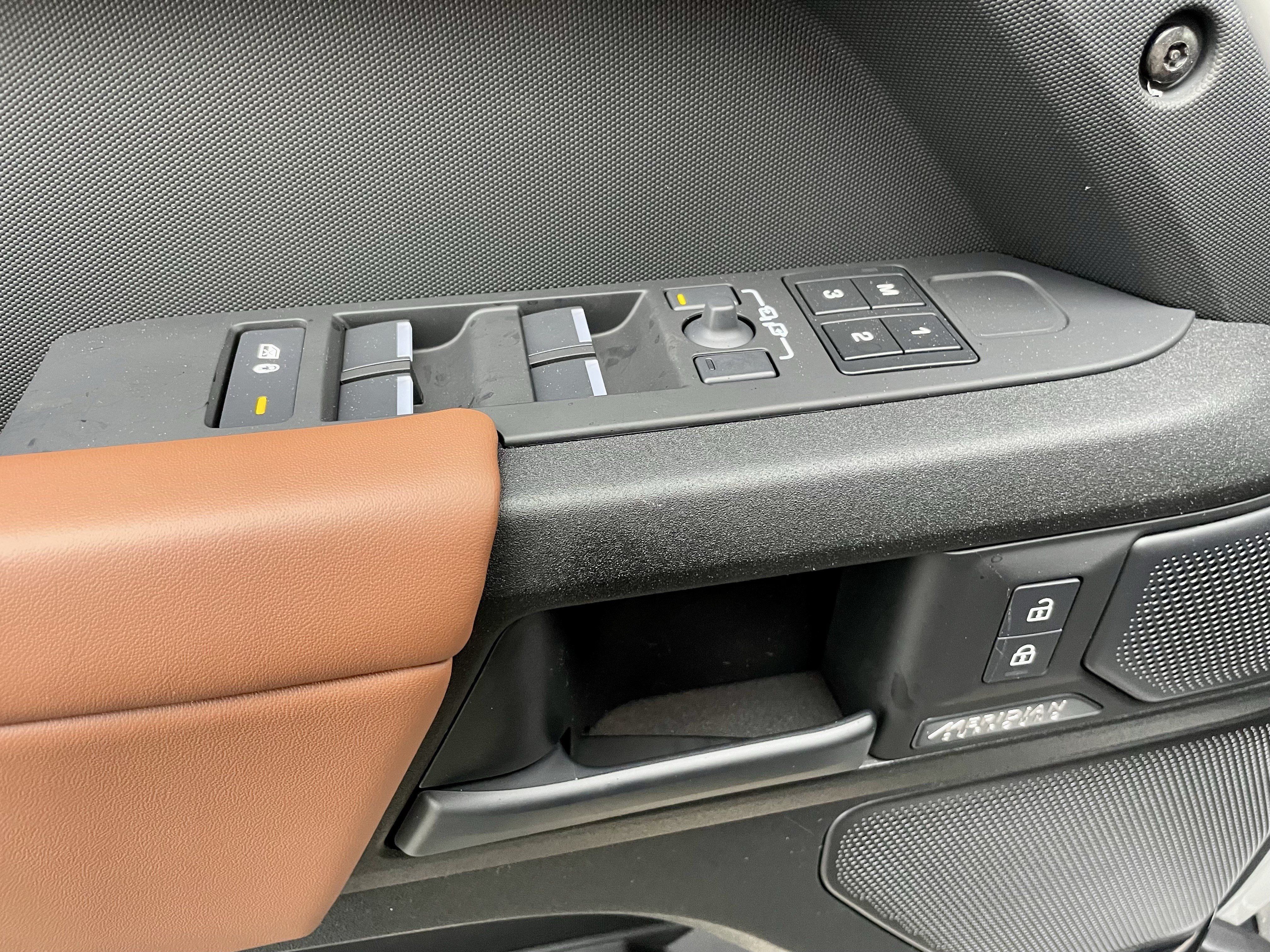 New 2026 Land Rover Defender 110 OCTA AWD/4WD image 11