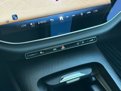 Used 2025 Mercedes-Benz E 350 Sedan image 26