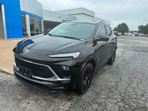 Used 2024 Buick Encore GX Sport Touring AWD/4WD image 2