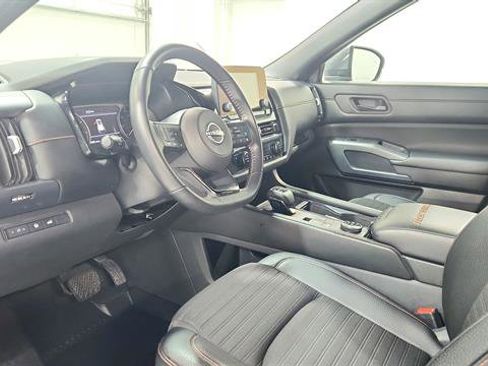 Used 2025 Nissan Pathfinder Rock Creek image 11