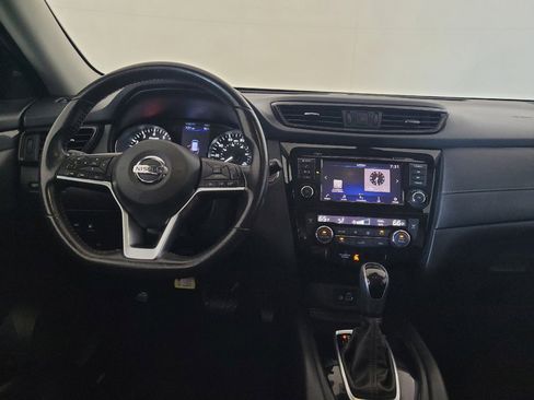 Used 2020 Nissan Rogue SV FWD image 22