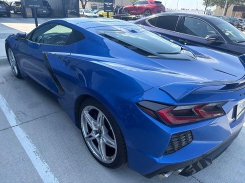 Used 2022 Chevrolet Corvette Stingray Preferred Cpe w/ Z51 Performance Package RWD image 3