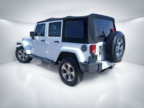 Used 2016 Jeep Wrangler Unlimited Sahara w/ Connectivity Group AWD/4WD image 4