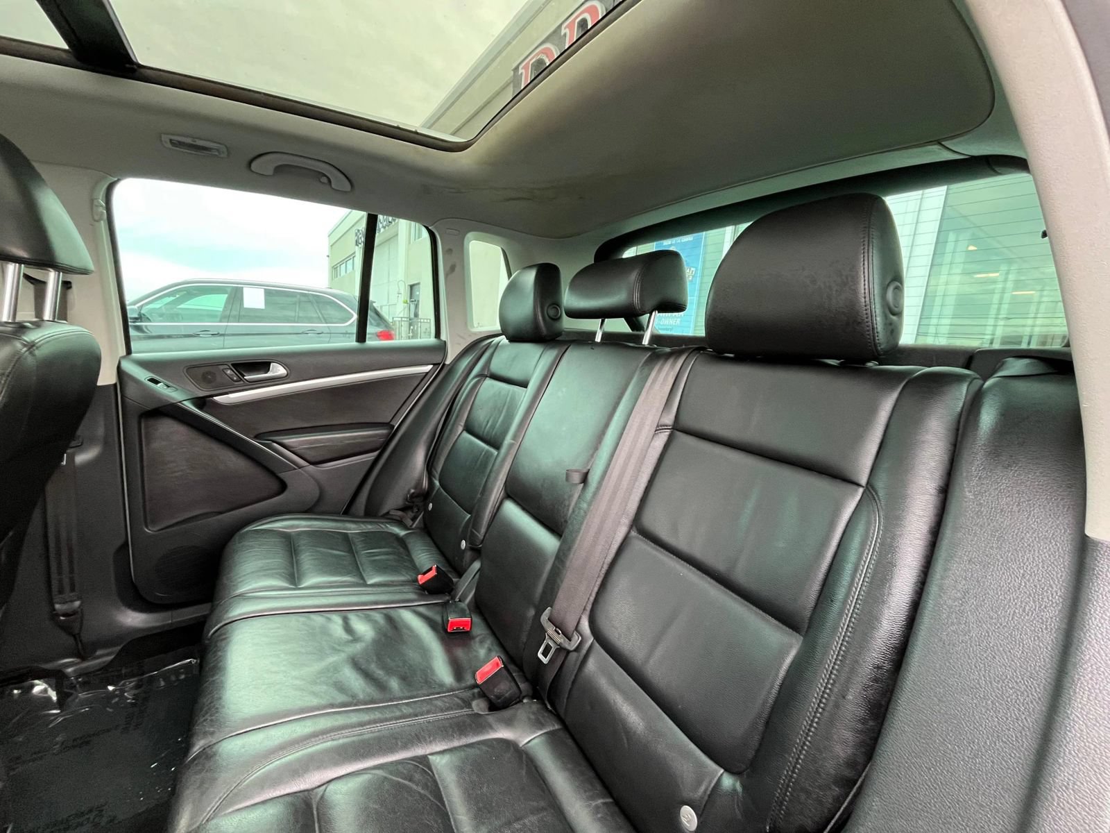 Used 2013 Volkswagen Tiguan SEL FWD image 30