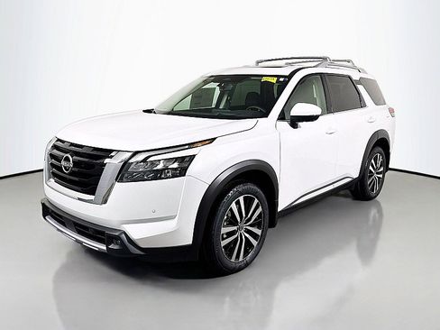 New 2025 Nissan Pathfinder Platinum w/ Cargo Package image 3