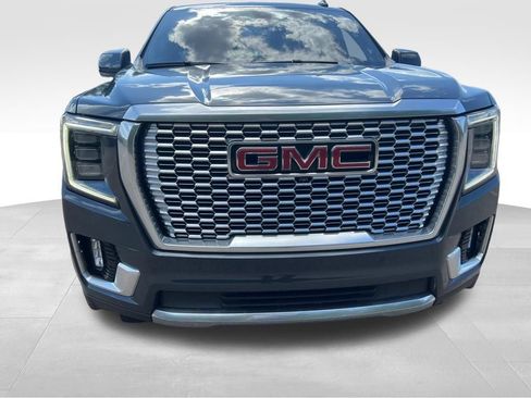 Used 2021 GMC Yukon XL Denali w/ Advanced Technology Package AWD/4WD image 12