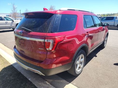 Used 2017 Ford Explorer XLT AWD/4WD image 11