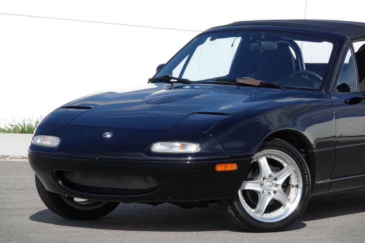 Used 1996 MAZDA MX-5 Miata RWD image 4