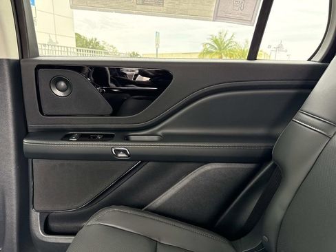 New 2026 Lincoln Aviator AWD image 15