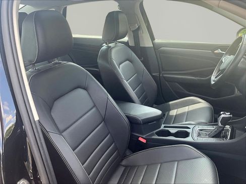 Used 2024 Volkswagen Jetta SE FWD image 29