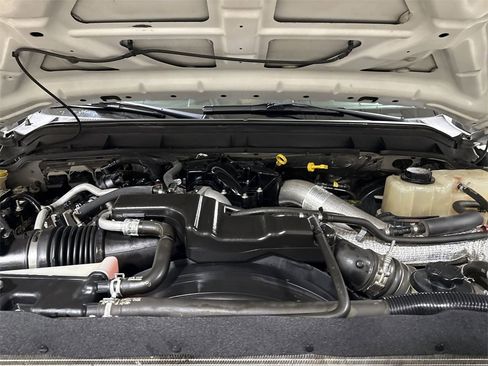 Used 2015 Ford F250 XLT w/ XLT Premium Package image 23