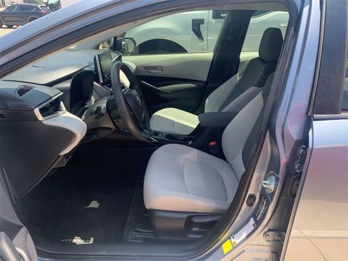 Used 2020 Toyota Corolla LE FWD image 10
