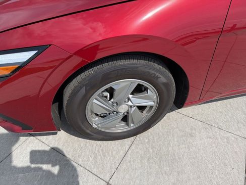 New 2026 Hyundai Elantra SE FWD image 9
