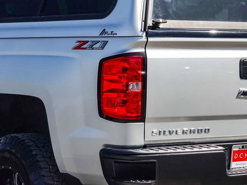 Used 2018 Chevrolet Silverado 1500 LT w/ All Star Edition AWD/4WD image 7