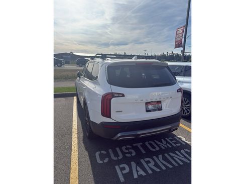 Used 2022 Kia Telluride SX AWD/4WD image 3