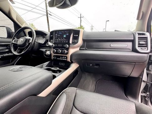 Used 2022 RAM 1500 Laramie AWD/4WD image 13