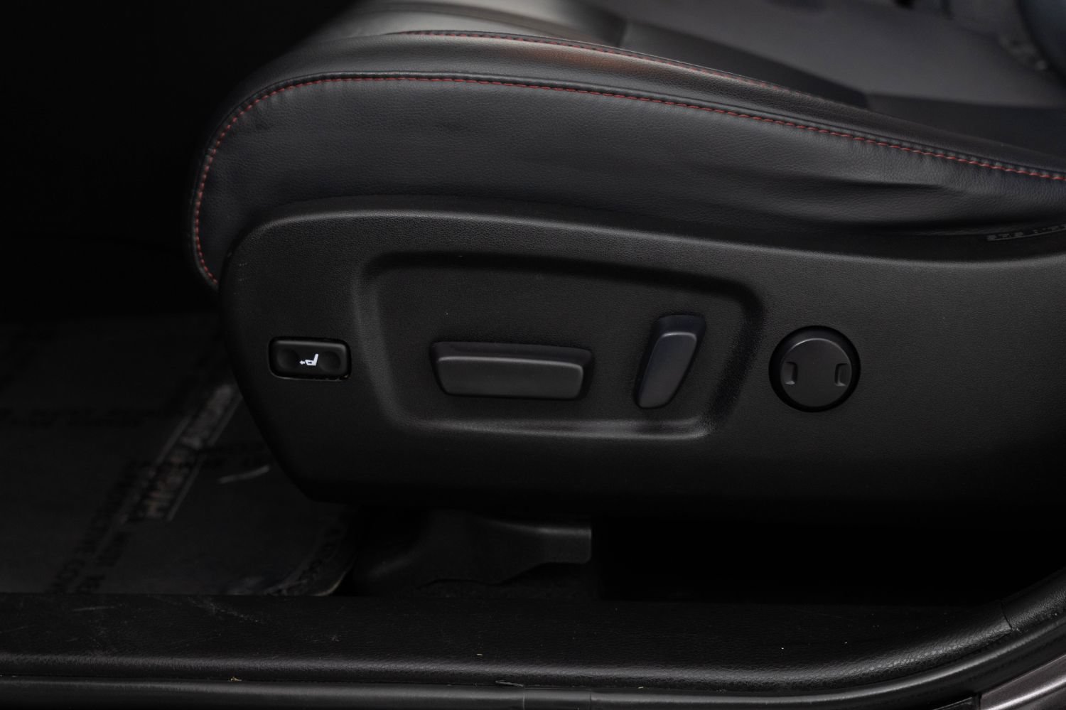 Used 2019 Toyota Highlander SE AWD/4WD image 16