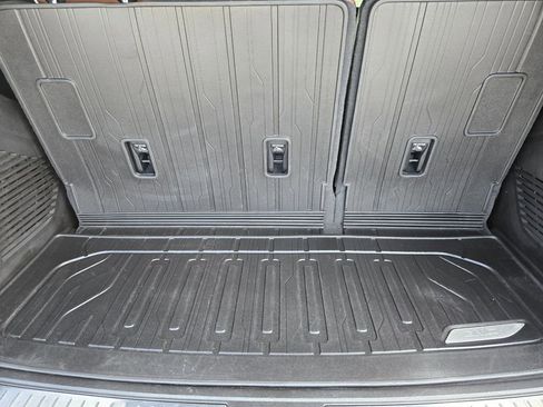 Used 2023 GMC Yukon Denali Ultimate AWD/4WD image 33