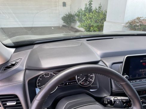 Used 2025 Nissan Rogue SV image 36