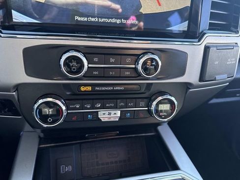 Used 2022 Ford F350 Lariat w/ Black Appearance Package image 29