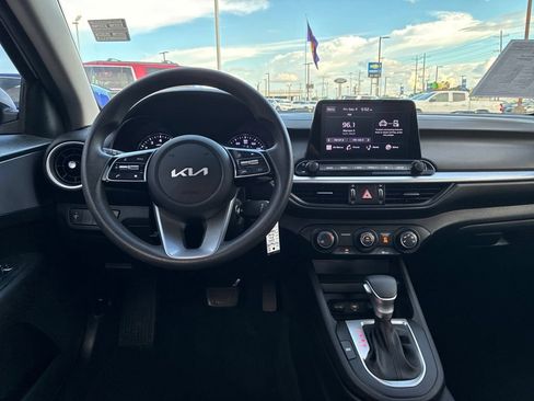 Used 2022 Kia Forte LXS FWD image 13