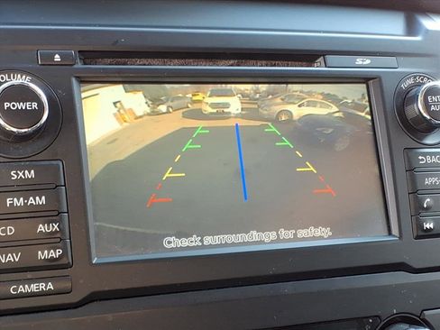 Used 2017 Nissan Titan SL image 12