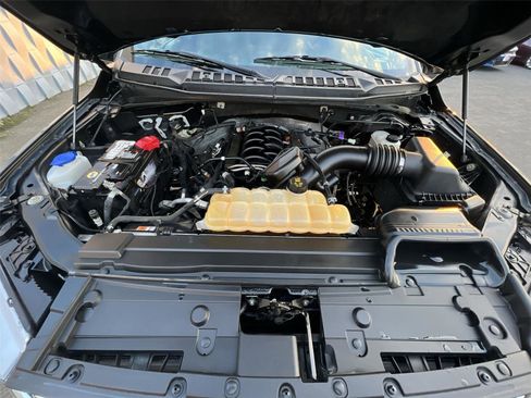 Used 2018 Ford F150 XLT w/ XTR Package image 28