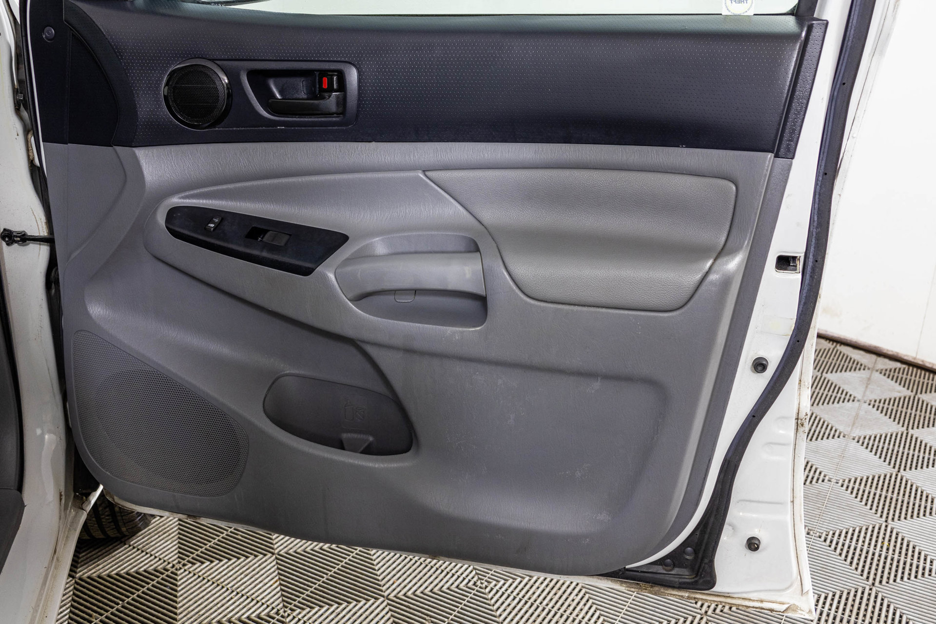 Used 2015 Toyota Tacoma 2WD Access Cab image 39