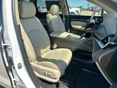 Used 2021 Buick Enclave Premium w/ Sun and Sites Package image 25