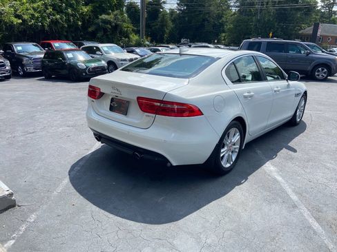 Used 2018 Jaguar XE Premium RWD image 6