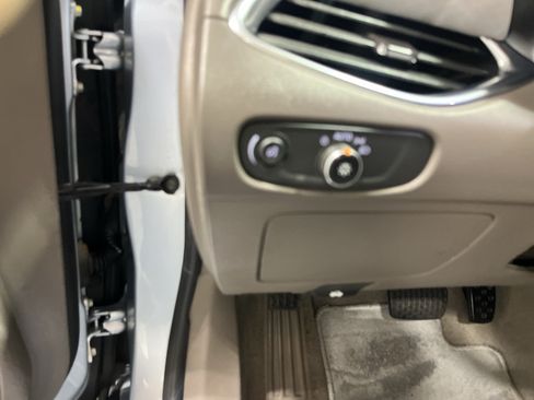 Used 2018 Chevrolet Malibu LT FWD image 30