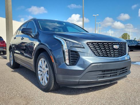 Used 2019 Cadillac XT4 Luxury image 2