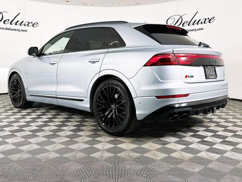 Used 2024 Audi SQ8 Premium Plus w/ Executive Package image 4