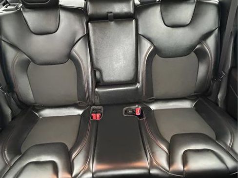 Used 2021 Jeep Cherokee Trailhawk image 13