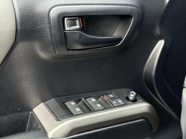Used 2021 Toyota Tacoma SR5 RWD image 8