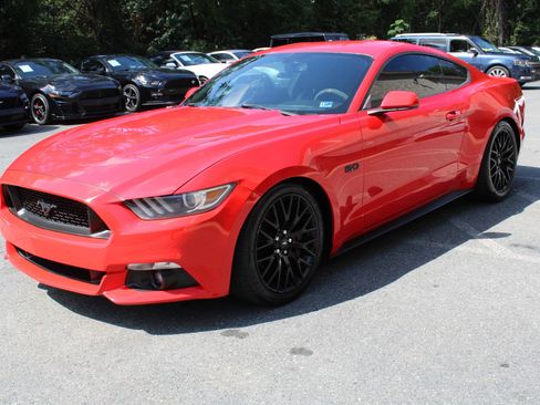 Used 2017 Ford Mustang GT w/ GT Performance Package RWD image 26