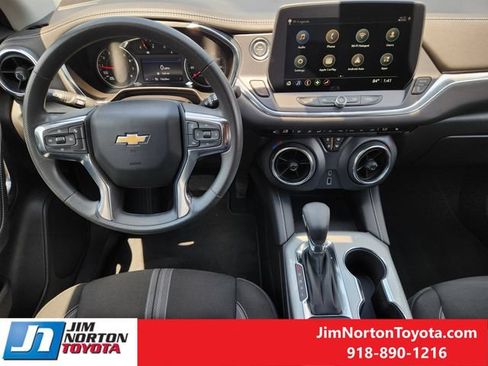 Used 2025 Chevrolet Blazer LT AWD/4WD image 26