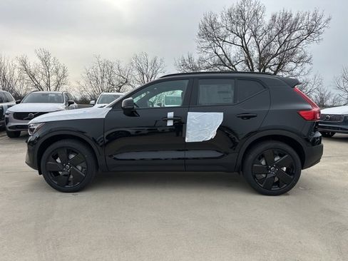 New 2026 Volvo XC40 B5 Ultra w/ Climate Package image 4