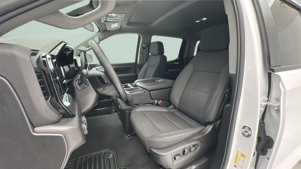 Used 2024 Chevrolet Silverado 1500 LT AWD/4WD image 15