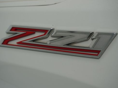 Used 2019 Chevrolet Silverado 1500 Custom Trail Boss w/ Custom Convenience Package image 8