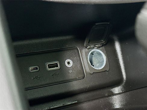 Used 2021 Chevrolet Equinox LS w/ LS Convenience Package image 16