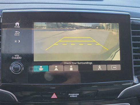 Used 2020 Honda Pilot Touring image 17