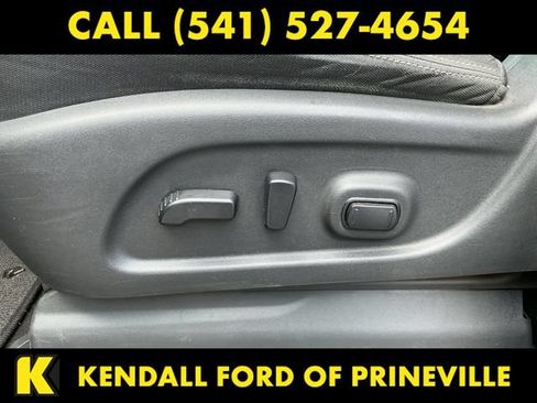 Used 2018 Nissan Titan SV w/ SV Convenience Package AWD/4WD image 27