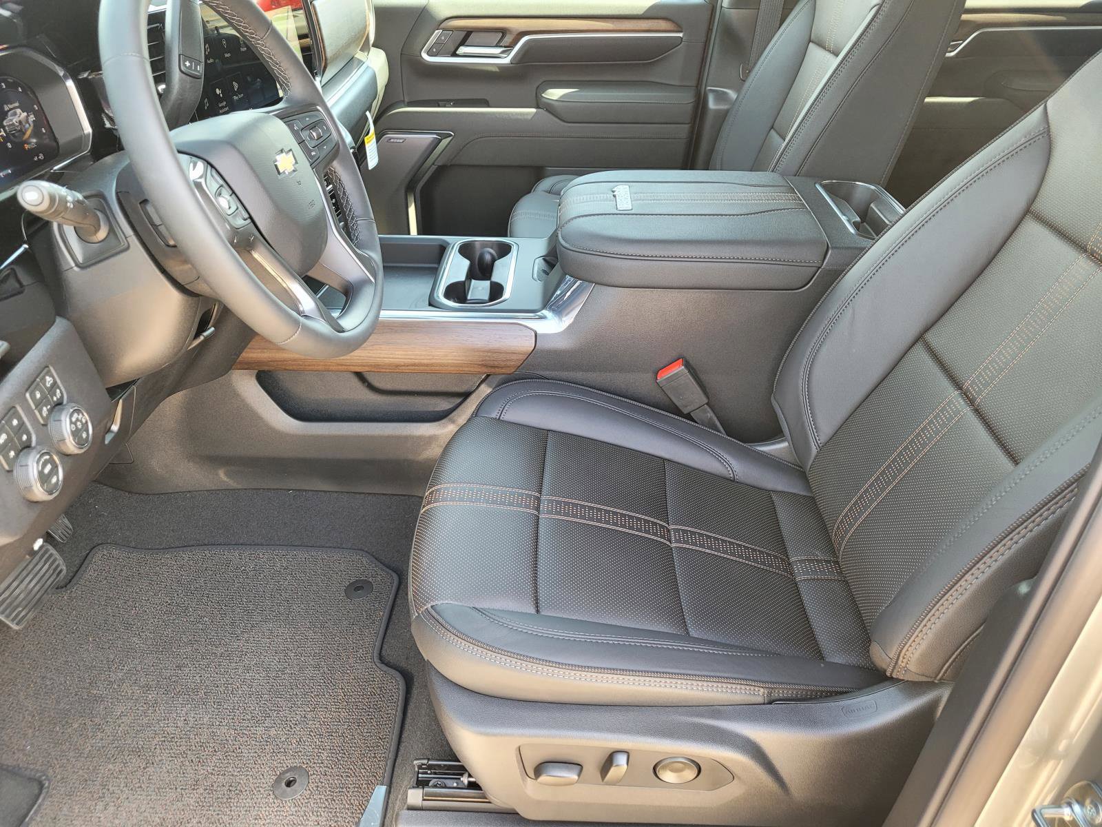 New 2026 Chevrolet Silverado 2500 High Country w/ High Country Premium Package AWD/4WD image 15