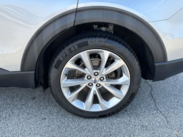 Certified 2022 Ford Explorer Platinum w/ Equipment Group 601A AWD/4WD image 9